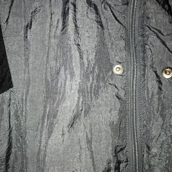 Vintage Windbreaker - Picture 2 of 6